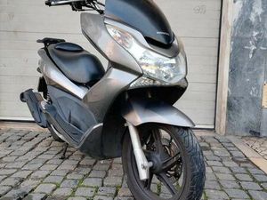 HONDA PCX 125 CC PONTINHA E FAMÕES