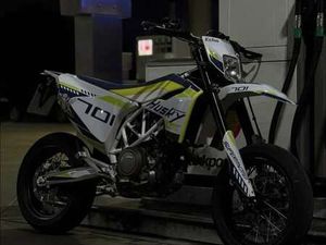 HUSQVARNA 701 SUPERMOTO
