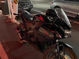 HONDA CBR125R , ACEITO TROCA OU RETOMA VISEU