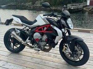 MV AGUSTA BRUTALE 800