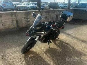 MOTO BENELLI TRK 702
