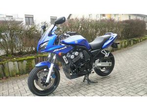 YAMAHA FZS 600