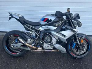 BMW M 1000 R MATT-SILBER INCL. SERVICE INCLUSIVE 3JAHRE/30TKM