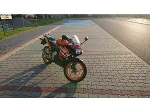 SPRZEDAM MOTOCYKL HONDA CBR 125R JC50 / REPSOL / 2013 / KAT. B LAŃCUT