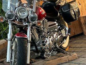 DRAGSTAR 1100 XVS MOTORRAD MIT WINDSCHUTZ UND SATTELTASCHEN