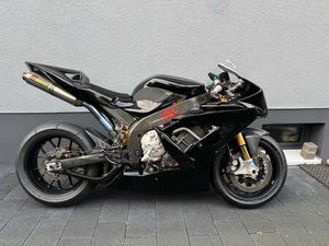 YAMAHA R1 RN12 RENNSTRECKEN MOTORRAD
