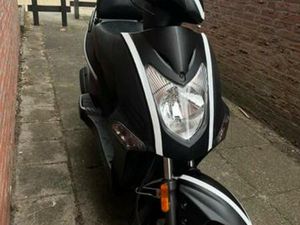 ZEER NETTE KYMCO AGILITY 50 — SCOOTERS | KYMCO — MARKTPLAATS