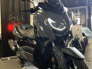 YAMAHA X-MAX 125
