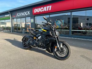 DUCATI DIAVEL V4