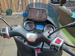 MP3 300 HPE PIAGGIO ALS NIEUW — MOTOREN | PIAGGIO — MARKTPLAATS