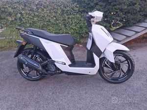 PEUGEOT TWEET 125-SCOOTER-BIANCO