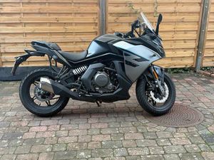 CF MOTO 650 GT TOURING MOTORRAD GRAU