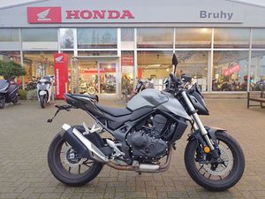 HONDA CB750 HORNET *1.HAND*NEUE REIFEN*QUICKSHIFT*WS*