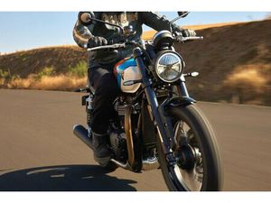 TRIUMPH SPEED TWIN 900