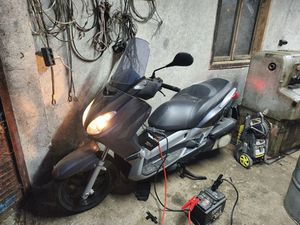 YAMAHA X-MAX 250 →