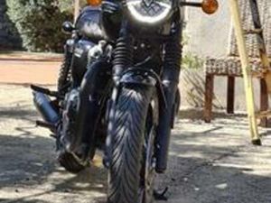 TRIUMPH BONNEVILLE T120 BLACK