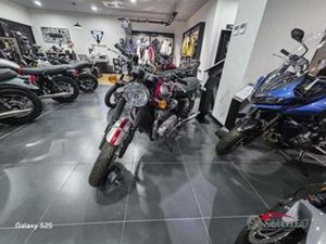 TRIUMPH BONNEVILLE T120 ELVIS EDITION