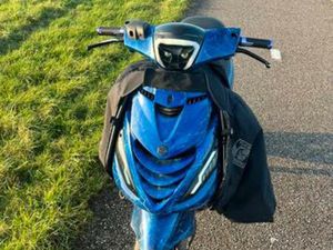 PIAGGIO ZIP 50CC 2020 — SCOOTERS | PIAGGIO — MARKTPLAATS