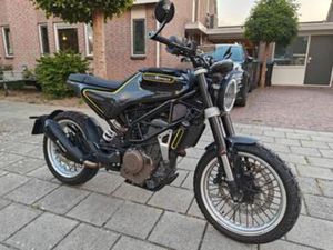 HUSQVARNA SVARTPILEN 401 ABS 35 KW A2 KTM DUKE 390 VITPILEN — MOTOREN | HUSQVARNA — MARKTPLAATS