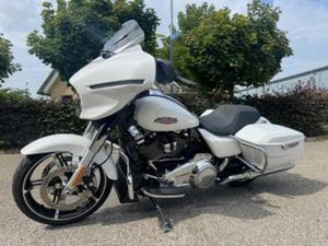 HARLEY-DAVIDSON STREET GLIDE M8 STREETGLIDE 5HD BTW MOTO — MOTOREN | HARLEY-DAVIDSON — MARKTPLAATS