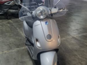 VESPA 150 LX