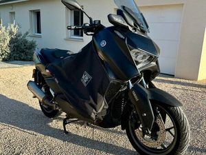 YAMAHA X-MAX 300