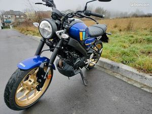 125 YAMAHA XSR BLEU