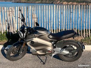 MOTO ÉLECTRIQUE SUPER SOCO TC WANDERER PRO – COULEUR CHAMPAGNE – 5 000 KM