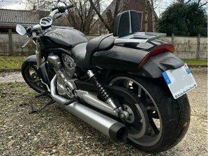 HARLEY DAVIDSON V ROD