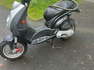 VEND SCOOTER A DEBATTRE