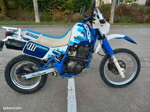 SUZUKI 650 DR DJEBEL DE 1991 PLUS UNE AUTRE DJEBEL POUR PIÈCE