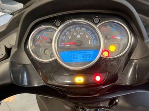 PIAGGIO YOURBAN 300 ETAT NEUF ET GARANTIE 3 MOIS