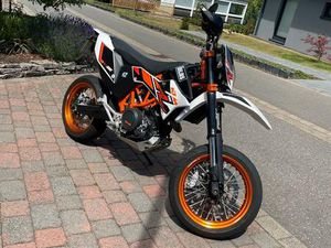 KTM SMC R 690