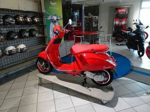 VESPA PRIMAVERA 50 RED