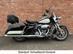 HARLEY-DAVIDSON ROAD KING POLICE 114