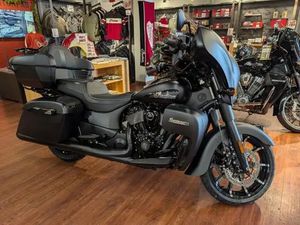 2026 INDIAN ROADMASTER DARK HORSE W/POWERBAND AUDIO BLACK SM