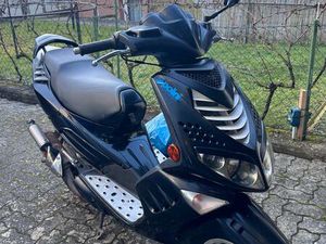 PEUGEOT SPEEDFIGHT 2 LC – BJ 2006 – 10.236 KM – VIEL ZUBEHÖR