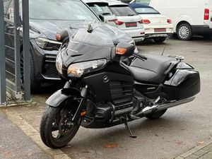 HONDA GL 1800 BD GOLDWING SC 68 NUR 9 TKM -RADIO