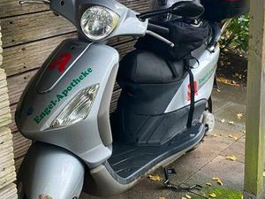 PIAGGIO FLY 50 ROLLER GRAU - UNFALLSCHADEN