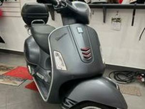 VESPA GTS 300 SUPER SPORT - GRIGIO OPACO