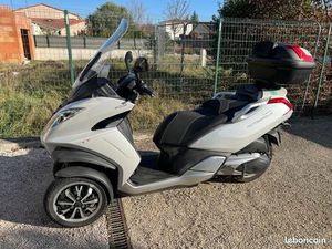 PEUGEOT MÉTROPOLIS 400