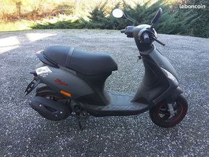 VENDS SCOOTER PUAGGIO ZIP 4T
