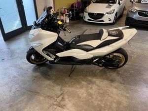 ② SCOTTER YAMAHA T-MAX