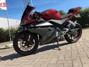 ② HEEL MOOIE YAMAHA YZF R125