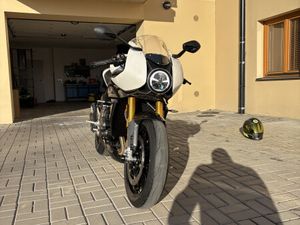 TRIUMPH SPEED TRIPLE RR