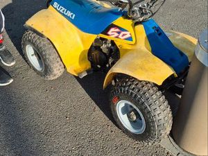 QUAD SUZUKI LT 50