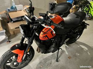 MOTO TRIUMPH 660 TRIDENT