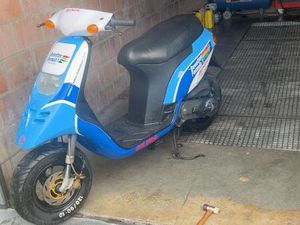 ② ÉDITION PIAGGIO TYPHOON BENETTON