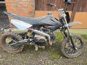 DIRT BIKE AN BASTLER