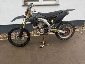 SUZUKI RMZ 450 ( AKRAPOVIC)